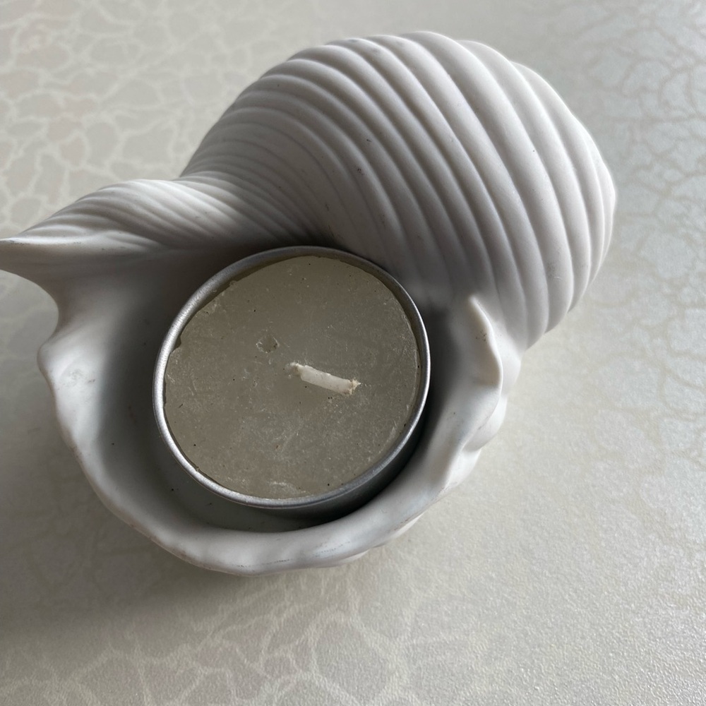Party lite White Ceramic Shell Tea Light Holder - Picture 2 of 3